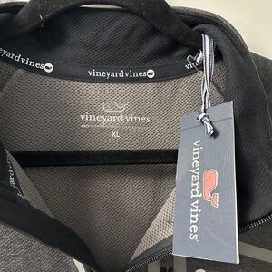 NWT - Vineyard Vines Men's Black and Gray Quarter Zip